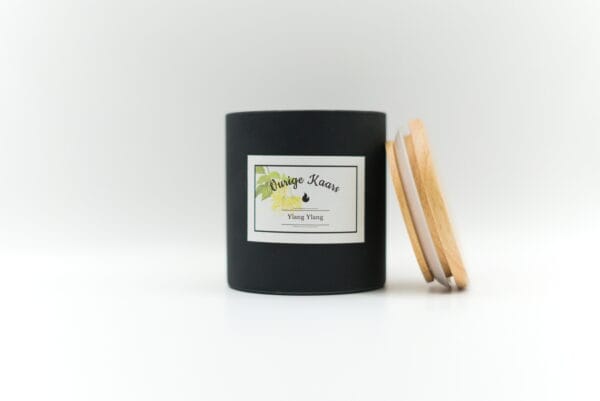 biologische-etherische-ylang-ylang-kaars-zwart