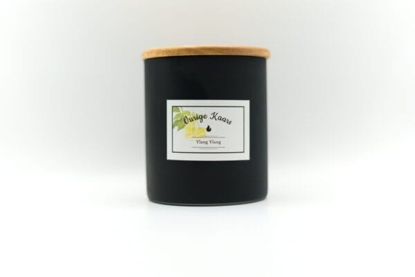 biologische-etherische-ylang-ylang-kaars-zwart-groot